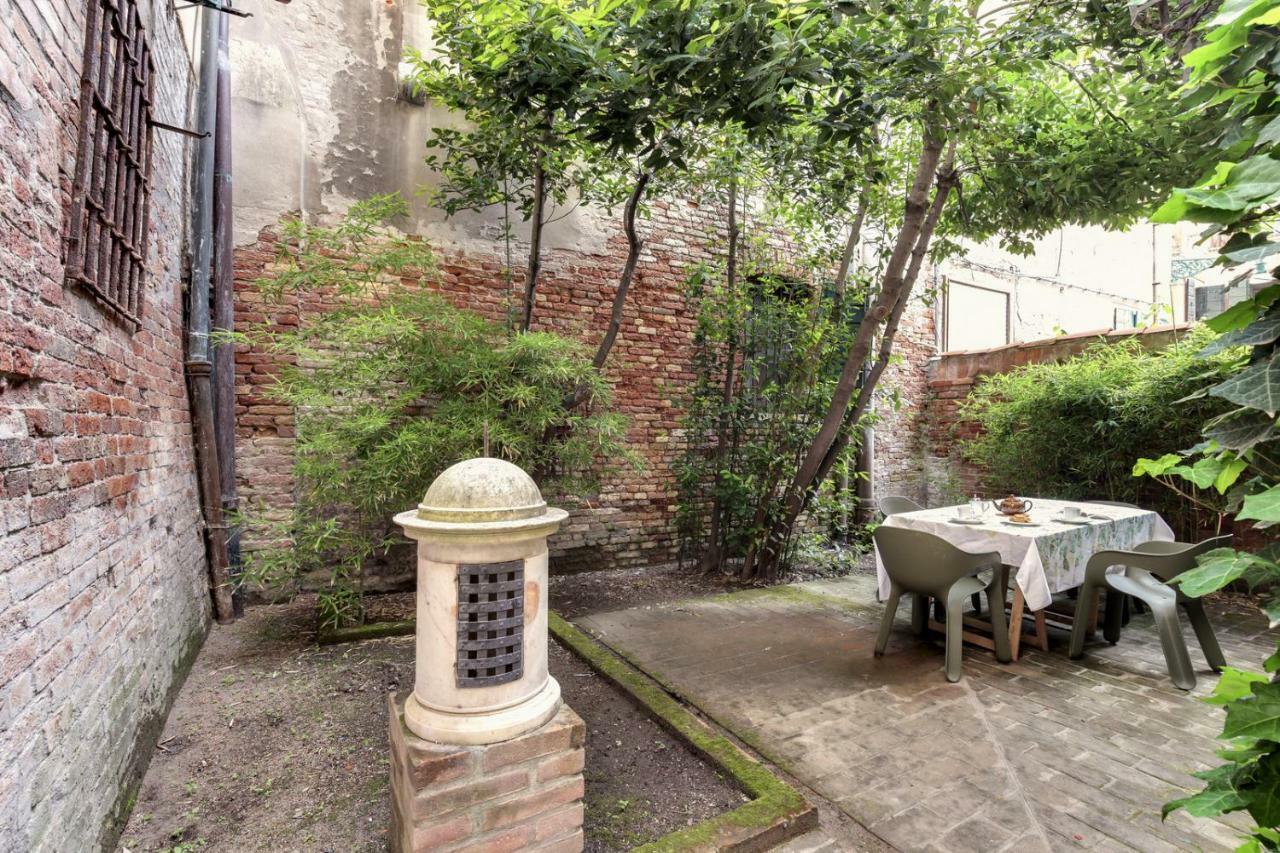 Ca Malvasia House With Garden Apartment Venesia Bagian luar foto